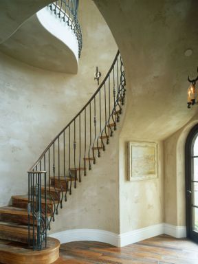 国外二层别墅楼梯设计装修效果图欣赏