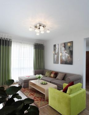50平米客厅 绿色窗帘
