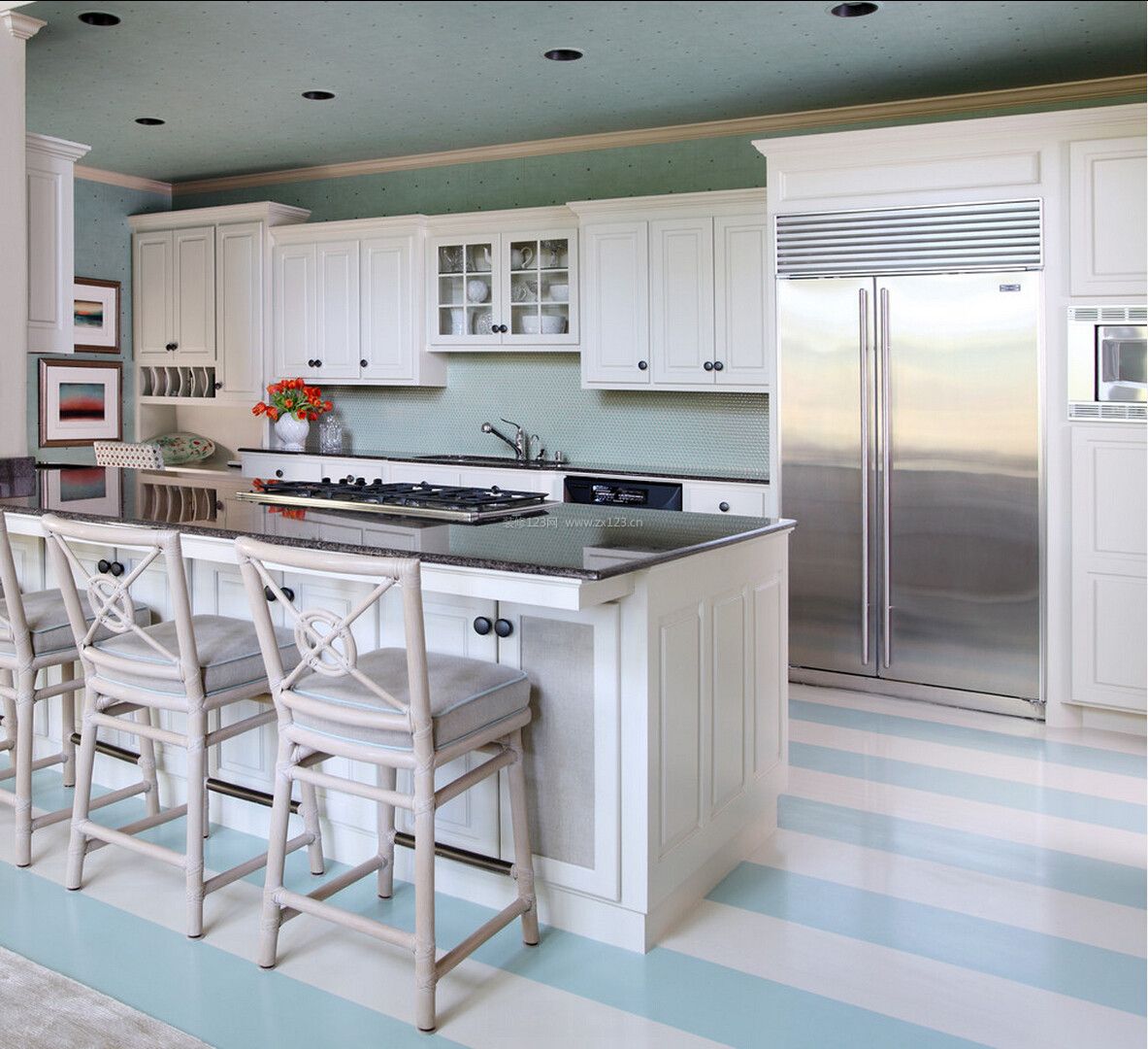小户型开放式厨房吧台设计装修效果图片