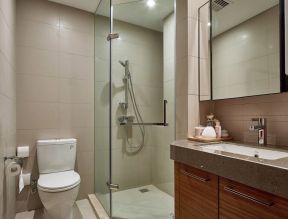 现代家居卫生间 玻璃淋浴间装修效果图