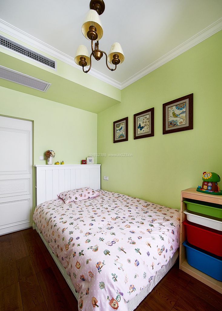 温馨儿童房绿色墙面装修效果图片