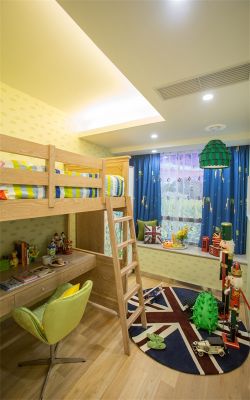 小户型儿童房间高低床设计布置图片