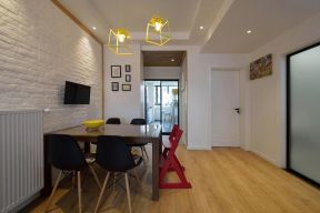 小户型现代简约风格浅黄色木地板装修效果图片