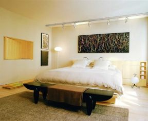 家居装修卧室设计 床尾凳装修效果图片