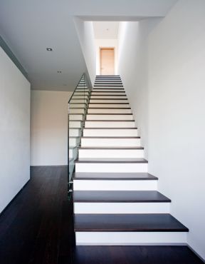 阁楼复式楼梯设计图 现代家居装修效果图片