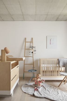 10平儿童房 实木家具图片