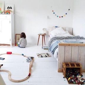 10平儿童房儿童床装修效果图片