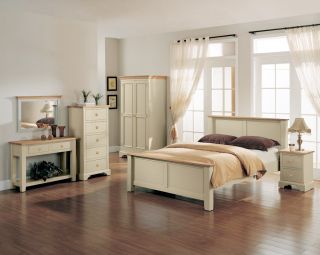 现代风格松木卧室家具