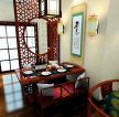 小型中式家庭餐厅实木隔断效果图片  