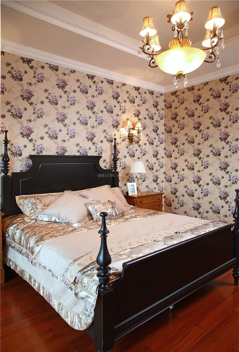 美式卧室壁纸装修效果图片