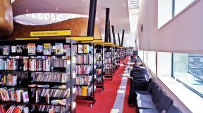 现代书馆建筑书架装修设计效果图片