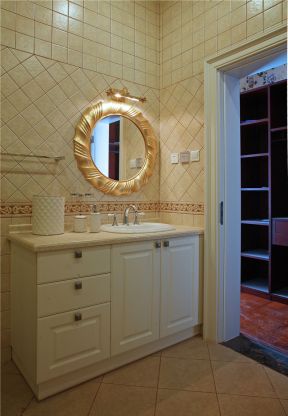 美式家居整体浴室柜装修效果图片