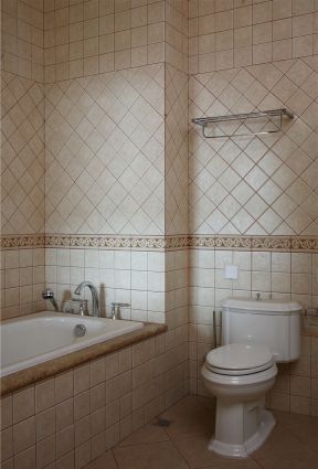 家庭卫生间砖砌浴缸装修设计效果图片