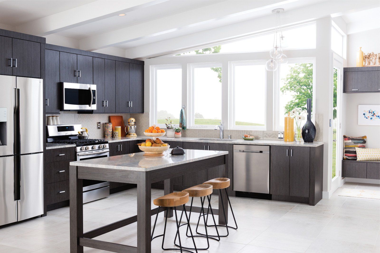 现代风格厨房橱柜颜色室内设计效果图