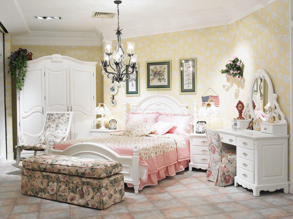 家庭欧式风格90后女生卧室装修效果图