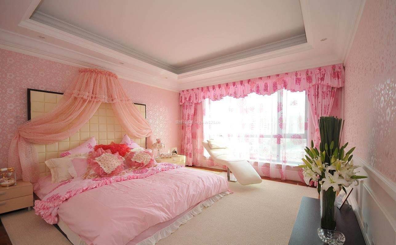 90后温馨粉色女生卧室