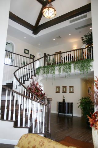 别墅楼梯室内装饰设计效果图展示