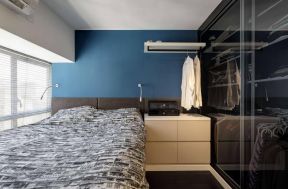 50平米小户型卧室 深蓝色墙面装修效果图片