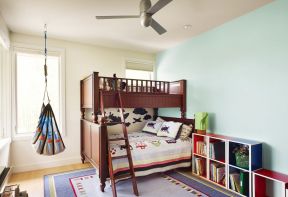 10平米儿童卧室 实木高低床图片