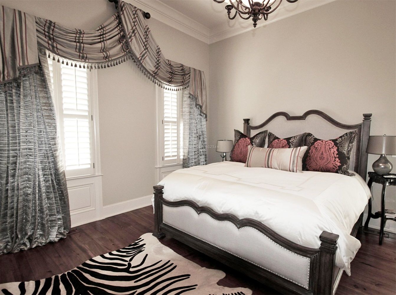 家居风水古典欧式卧室窗帘图片