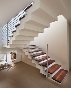 农村小别墅室内楼梯设计效果图片2023