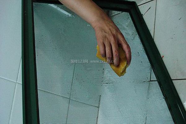 紗窗清潔方法