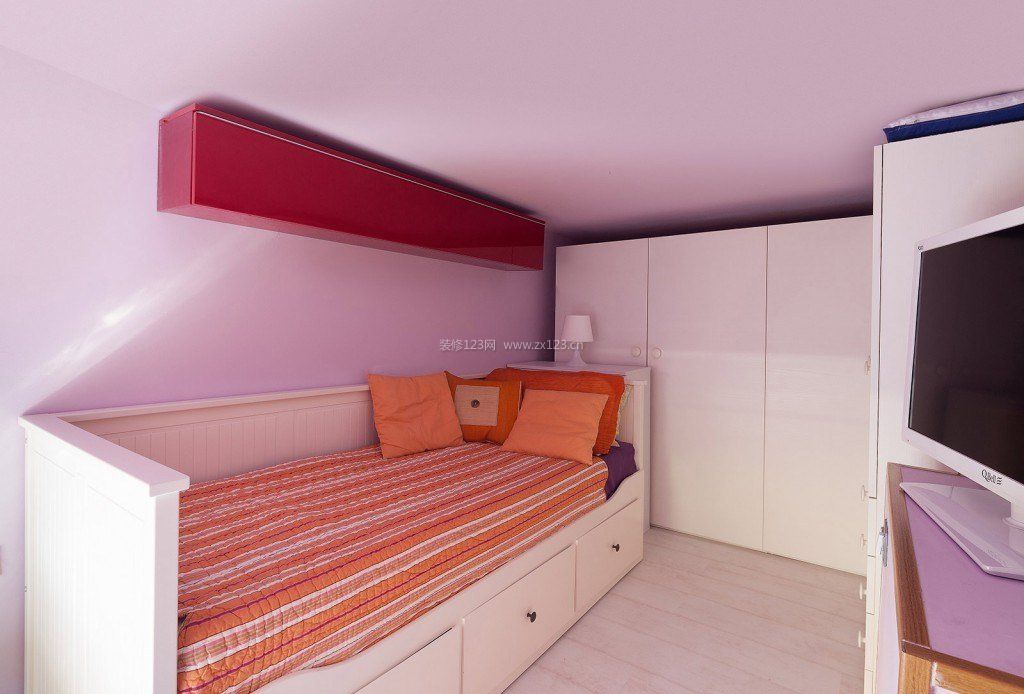10平米小卧室沙发床装修设计效果图片