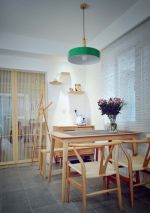 小平米房子室内餐桌椅子装修效果图片
