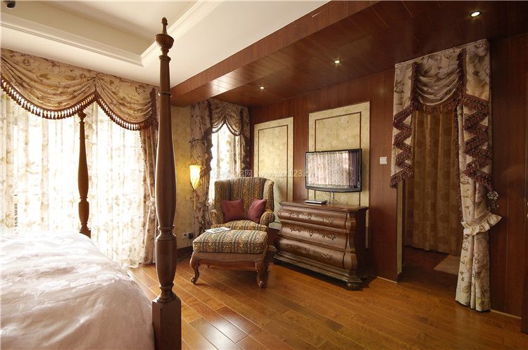 美式古典卧室窗帘装修效果图大全2023图片