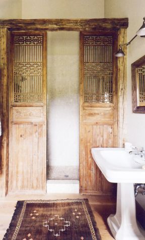 浴室门装修效果图 实木门装修效果图