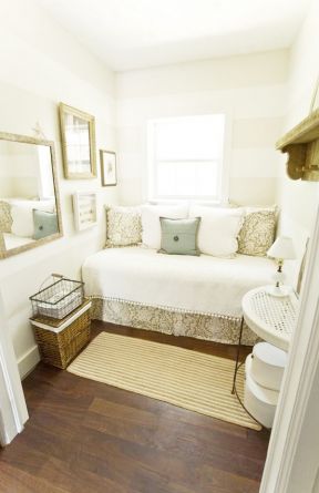 经典单身公寓沙发床装修设计效果图片