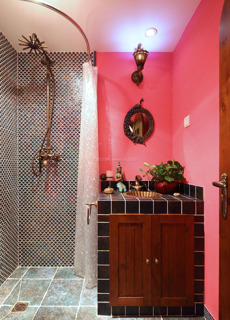 东南亚风格的卫生间浴室装修图