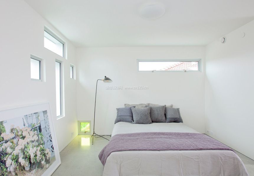 一室房子卧室白色墙面装修效果图片