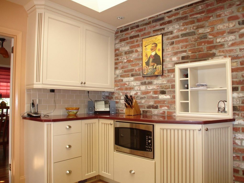 小厨房瓷砖背景墙设计