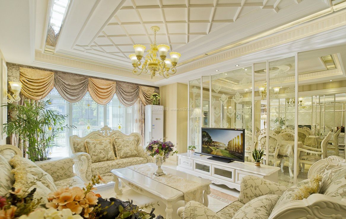 家庭漂亮的客厅窗帘设计图片