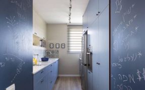小户型长方形厨房射灯装修效果图片