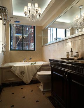 欧式古典卫生间大理石包裹浴缸装修效果图片
