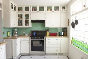 家庭简约小厨房吊柜装修设计效果图片2023