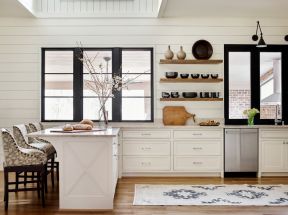 家庭小厨房设计图片 浅色木地板