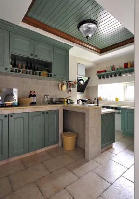 地中海风格厨房整体橱柜颜色装修效果图片