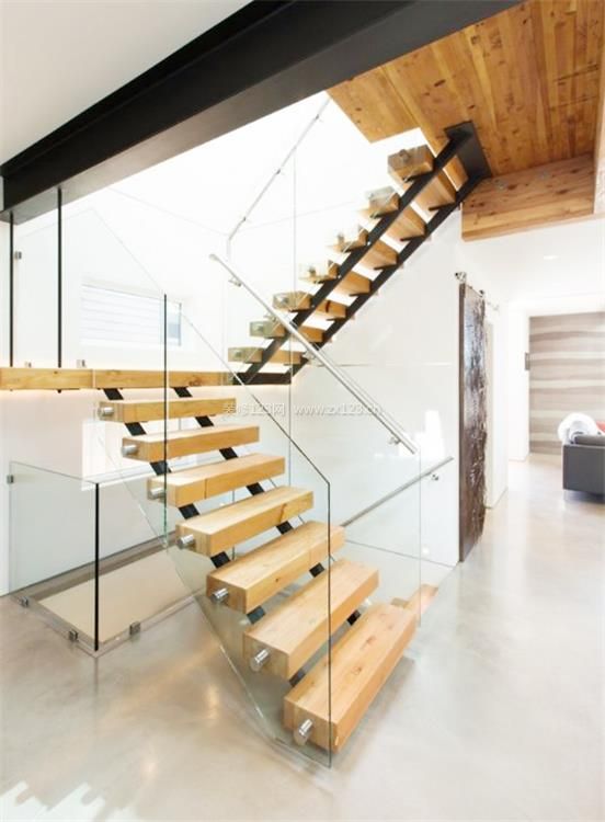 现代欧式混搭复式楼梯玻璃扶手效果图