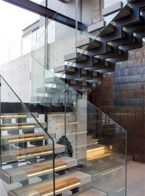 工业风复式楼梯玻璃扶手效果图