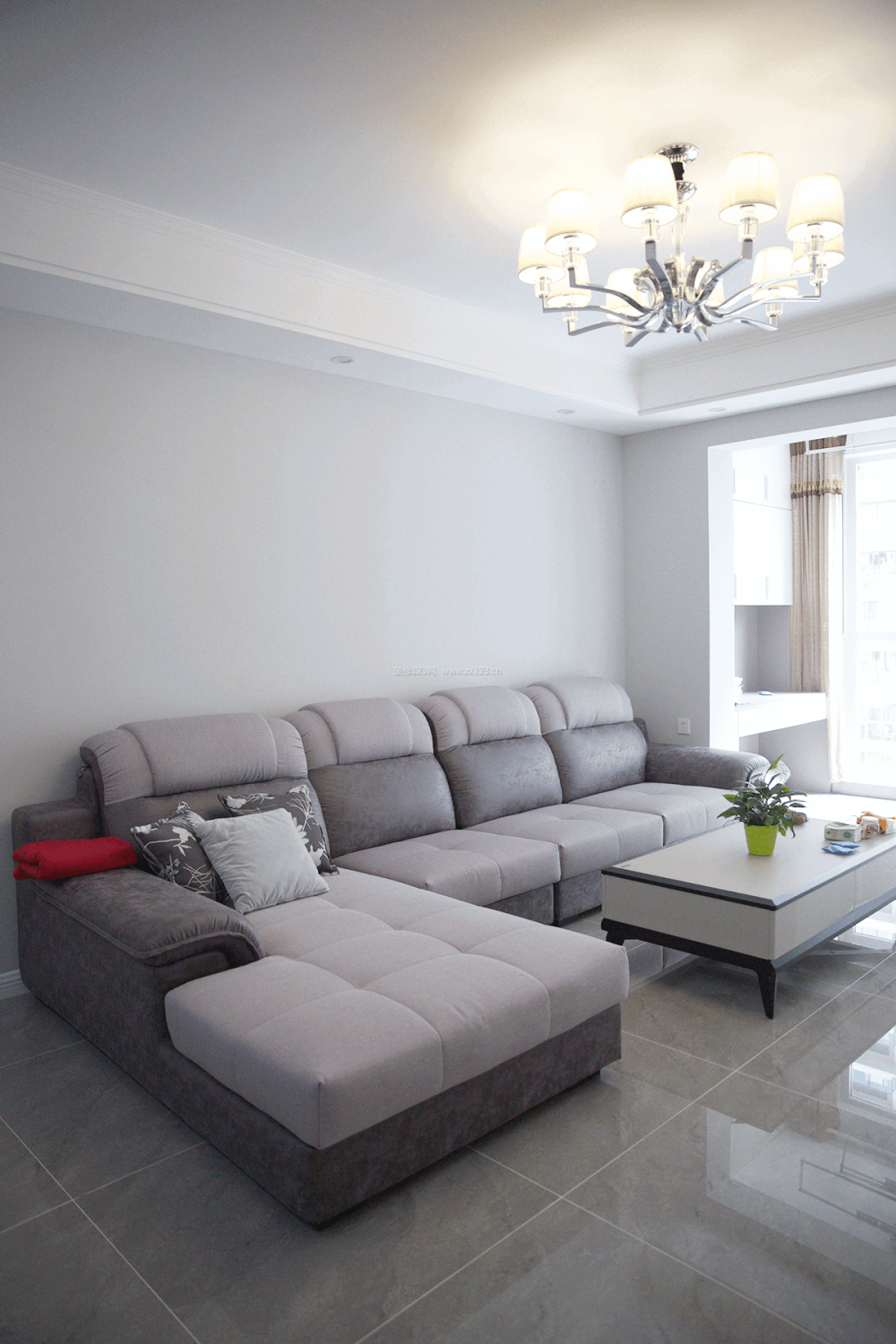 2023簡單現(xiàn)代家裝轉(zhuǎn)角沙發(fā)裝修效果圖片