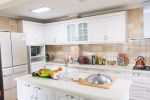 2023美式厨房白色整体橱柜装修效果图片大全
