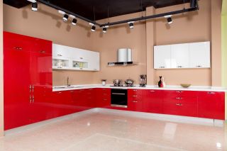 大厨房红色橱柜门图片