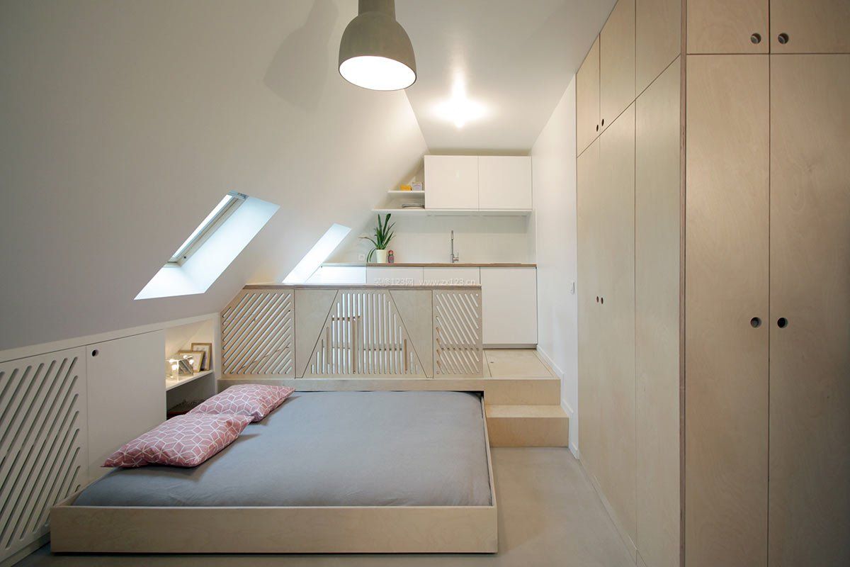 30平米单身小公寓阁楼卧室装修