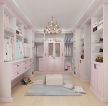 卧室里的步入式衣柜粉色装修图