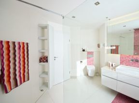 2023家装现代风粉色卫生间图片欣赏