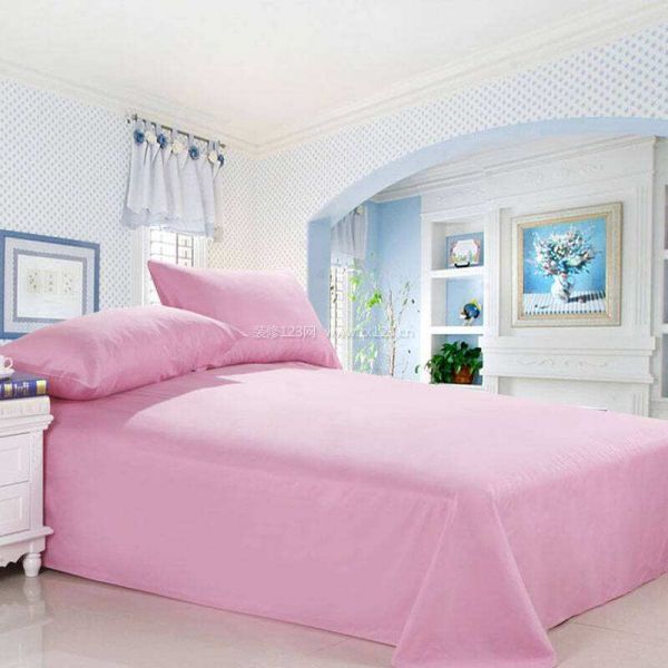 卧室粉色床单