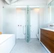 2023单身汉公寓卫生间浴缸装修图片